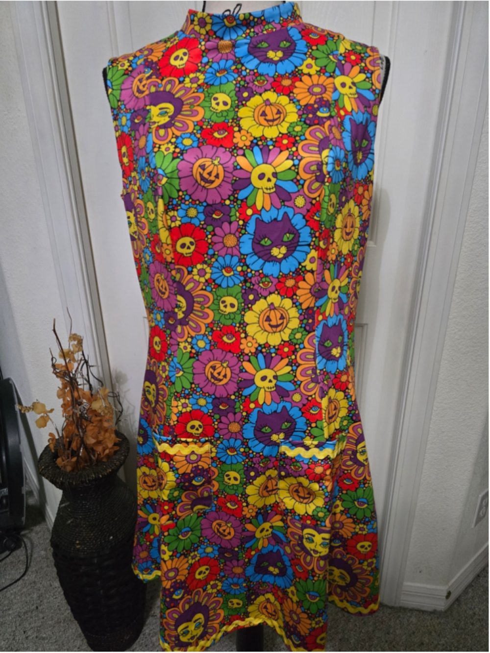 Sourpuss Retro Floral Dress Size XL NWT